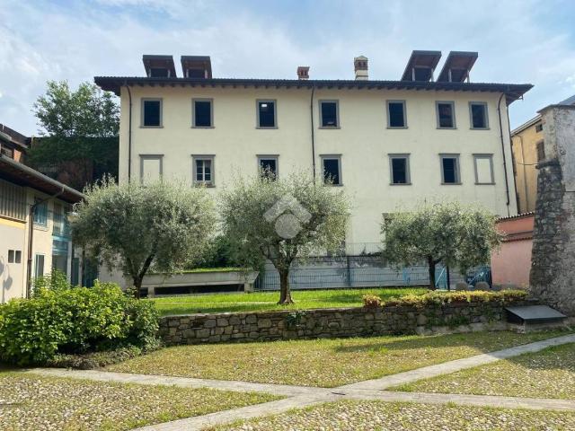 Villa Indipendente in vendita a Comunità montana del Sebino bresciano, Sale Marasino
