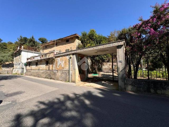 Villa Indipendente in vendita a Salerno