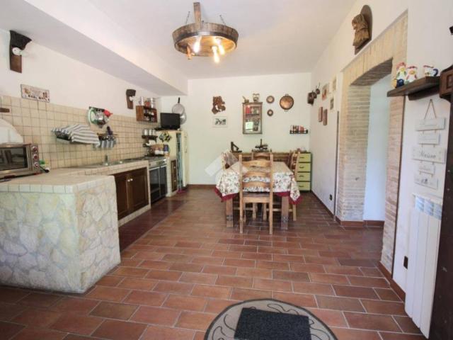 Villa Indipendente in vendita a Salisano, Lazio