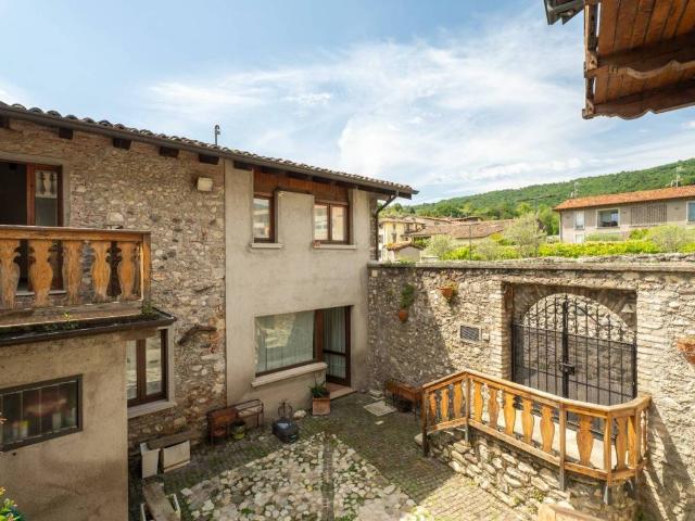Villa Indipendente in vendita a Comunità Montana Parco Alto Garda bresciano, Salò