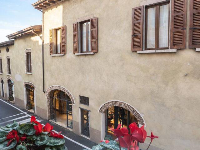 Villa Indipendente in vendita a Comunità Montana Parco Alto Garda bresciano, Salò