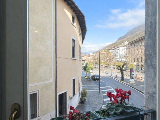 Villa Indipendente in vendita a Comunità Montana Parco Alto Garda bresciano, Salò