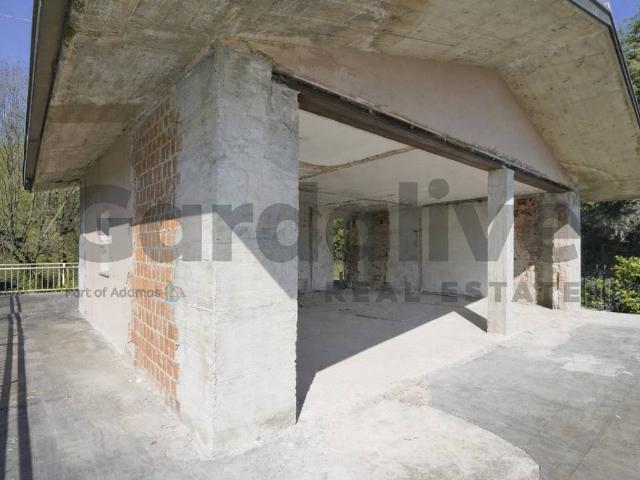 Villa Indipendente in vendita a Comunità Montana Parco Alto Garda bresciano, Salò