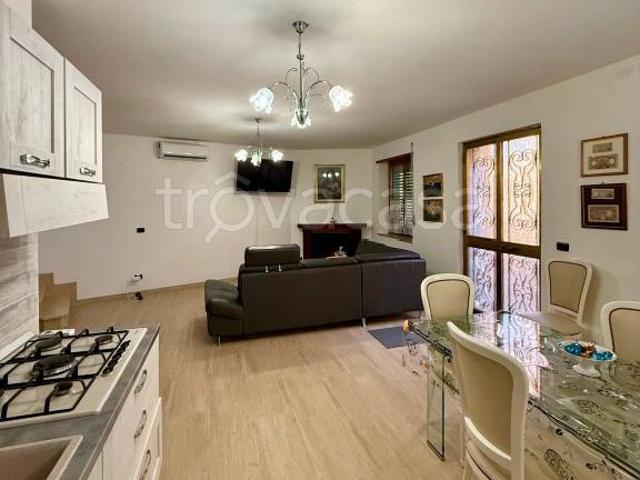 Villa Indipendente in vendita a Piemonte, Vercelli