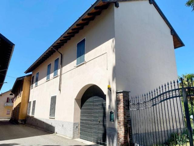 Villa Indipendente in vendita a Samarate, Lombardia