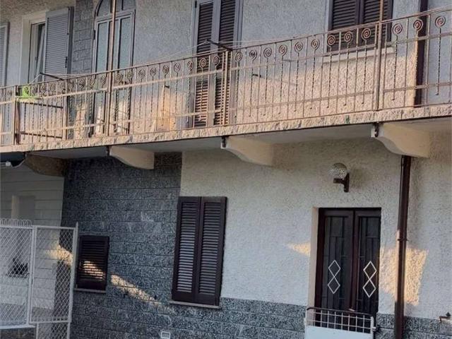 Villa Indipendente in vendita a Samarate, Lombardia