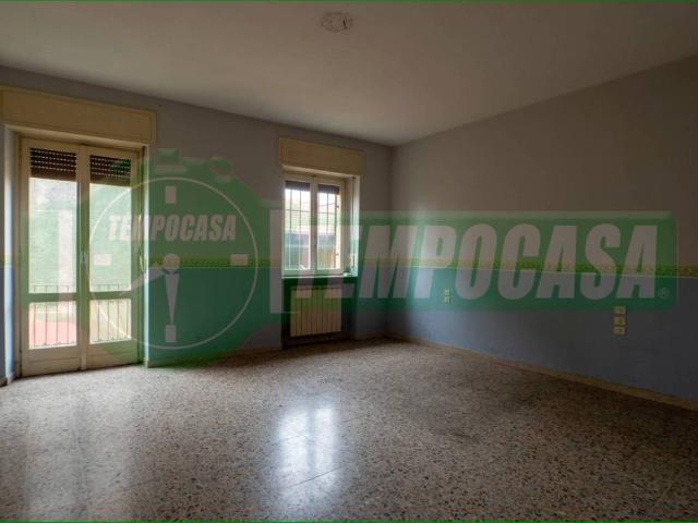 Villa Indipendente in vendita a Samarate, Lombardia