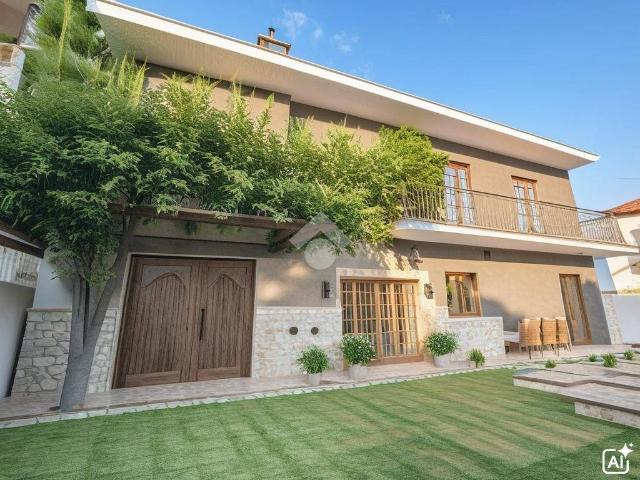 Villa Indipendente in vendita a Samarate, Lombardia