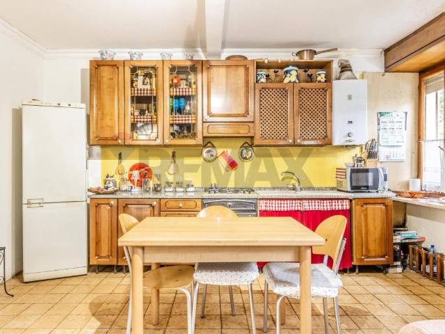 Villa Indipendente in vendita a Samarate, Lombardia