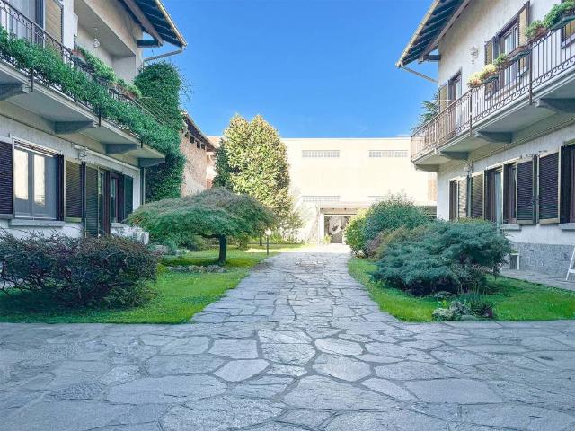 Villa Indipendente in vendita a Samarate, Lombardia