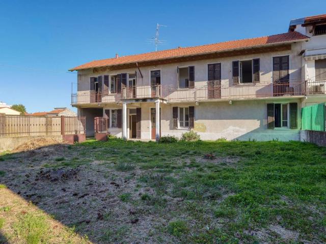 Villa Indipendente in vendita a Samarate, Lombardia