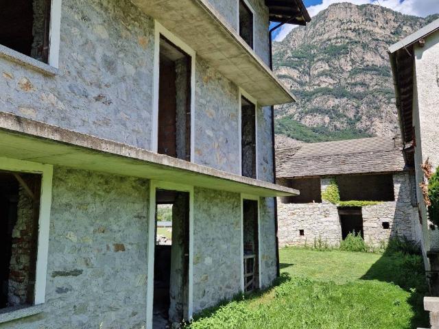 Villa Indipendente in vendita a Giumellasco, Samolaco