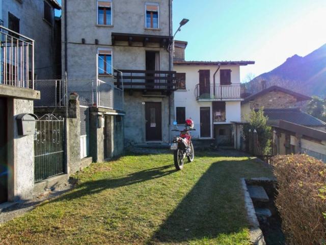 Villa Indipendente in vendita a San Bartolomeo Val Cavargna, Lombardia