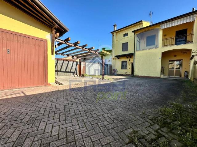 Villa Indipendente in vendita a San Bassano, Lombardia