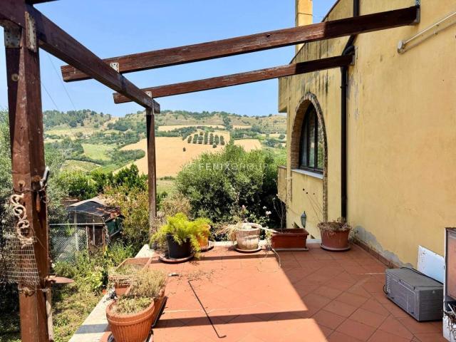 Villa Indipendente in vendita a Ragnola, Marche