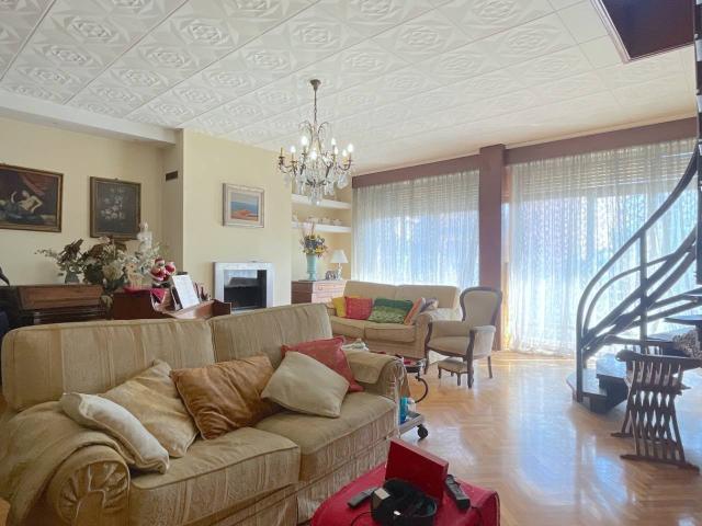 Villa Indipendente in vendita a Albula centro, Marche
