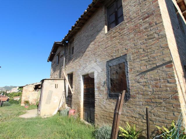 Villa Indipendente in vendita a Ponterotto, Marche