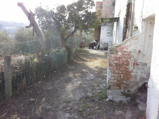 Villa Indipendente in vendita a Ponterotto, Marche