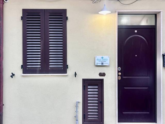 Villa Indipendente in vendita a Marina centro, Marche