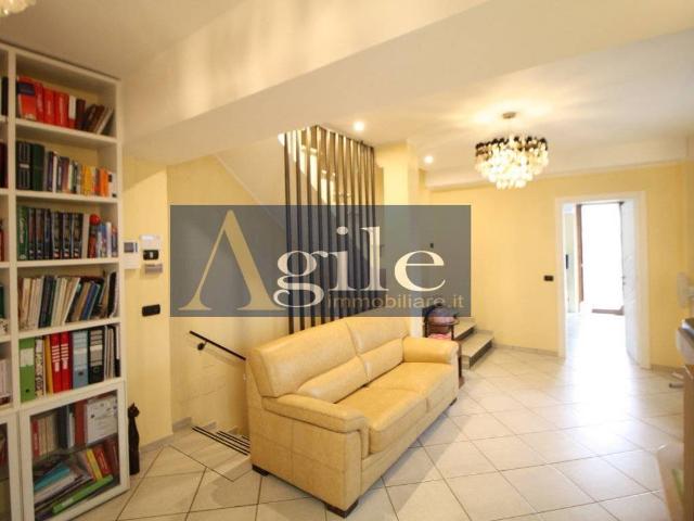 Villa Indipendente in vendita a Ponterotto, Marche