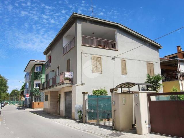 Villa Indipendente in vendita a Salaria, Marche