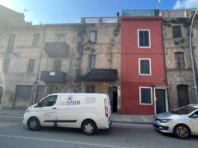 Villa Indipendente in vendita a Albula centro, Marche