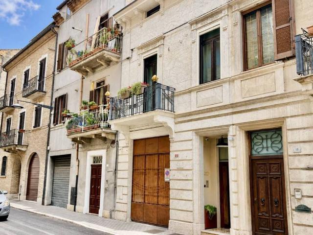 Villa Indipendente in vendita a Marina centro, Marche