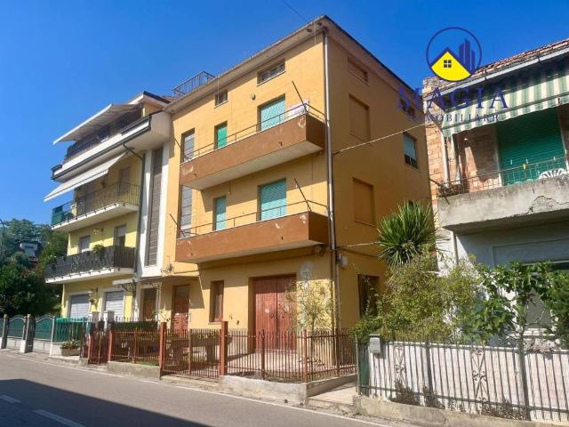 Villa Indipendente in vendita a Ponterotto, Marche