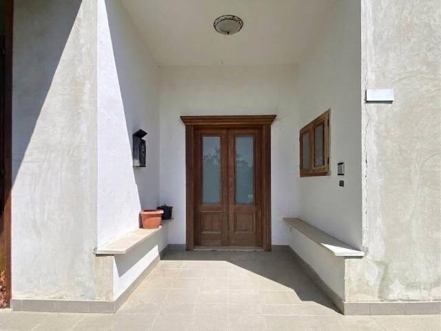 Villa Indipendente in vendita a Ponterotto, Marche