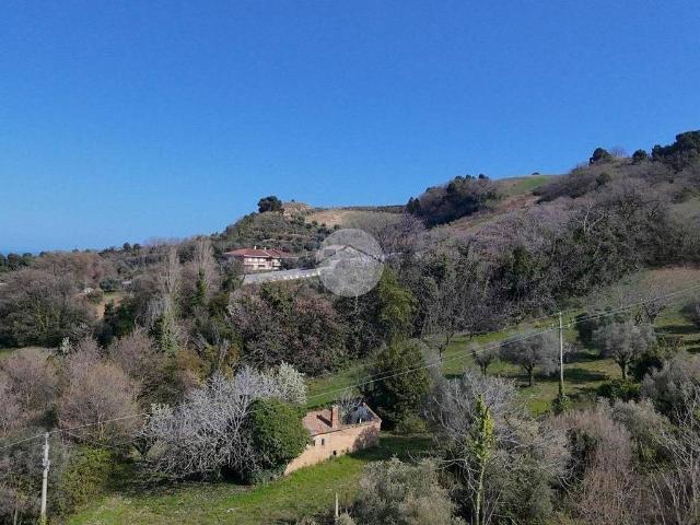 Villa Indipendente in vendita a Ponterotto, Marche