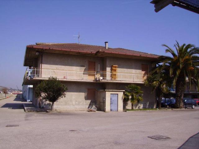 Villa Indipendente in vendita a Porto d'Ascoli centro, Marche
