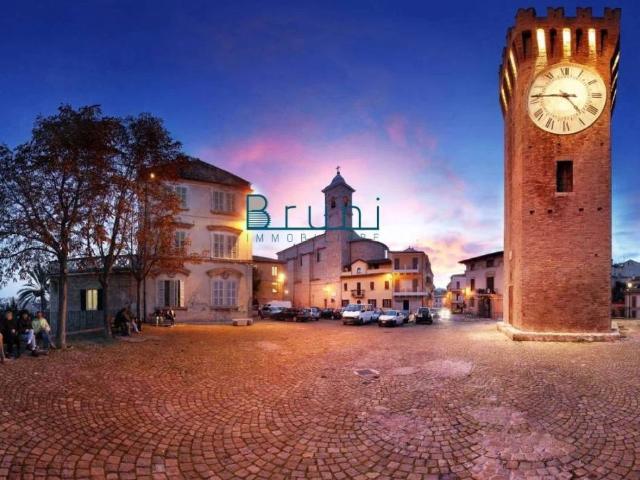 Villa Indipendente in vendita a Paese Alto, Marche