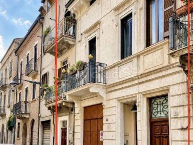 Villa Indipendente in vendita a Marina centro, Marche