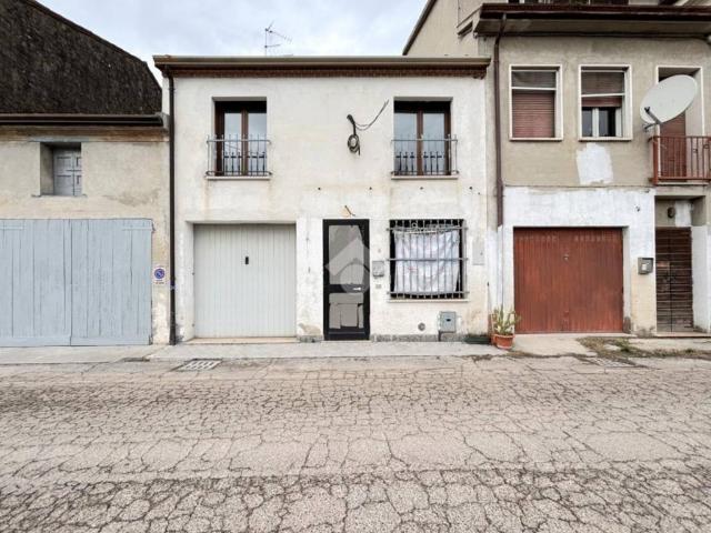 Villa Indipendente in vendita a San Benedetto Po, Lombardia
