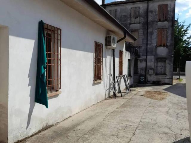Villa Indipendente in vendita a Pegognaga, Lombardia
