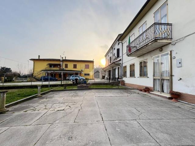 Villa Indipendente in vendita a San Benedetto Po, Lombardia