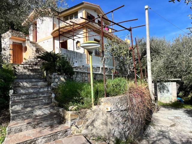 Villa Indipendente in vendita a San Biagio Della Cima, Liguria