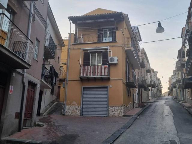 Villa Indipendente in vendita a San Cataldo, Sicilia