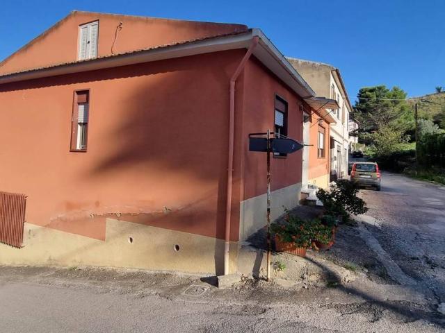 Villa Indipendente in vendita a San Cataldo, Sicilia