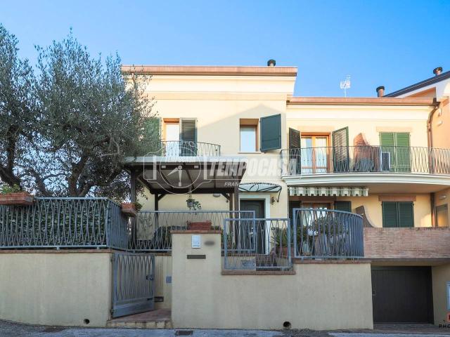 Villa Indipendente in vendita a San Clemente, Reggio Emilia