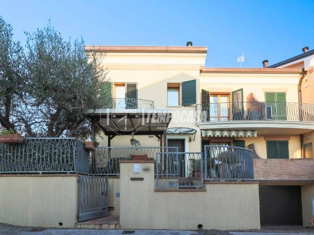 Villa Indipendente in vendita a San Clemente, Reggio Emilia