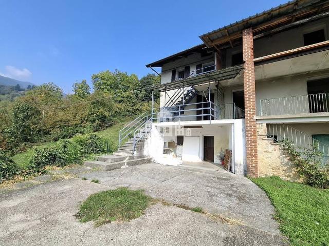 Villa Indipendente in vendita a Cresto, San Colombano Belmonte