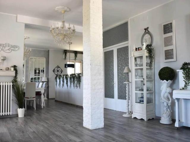 Villa Indipendente in vendita a Santa Croce, Marche