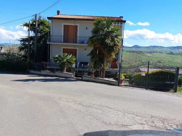 Villa Indipendente in vendita a San Damiano Al Colle, Lombardia