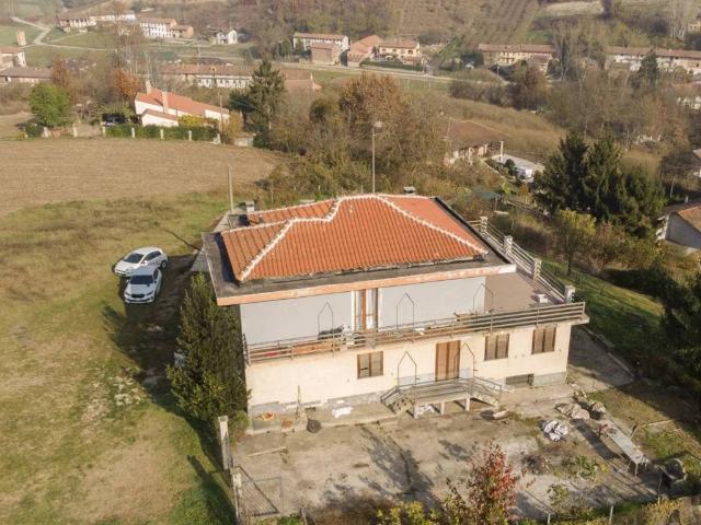 Villa Indipendente in vendita a Piemonte, Asti