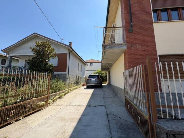 Villa Indipendente in vendita a Piemonte, Asti