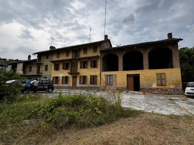Villa Indipendente in vendita a Piemonte, Asti