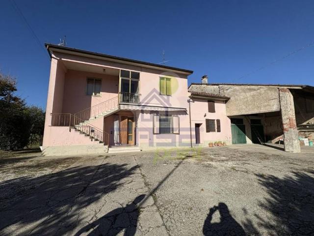 Villa Indipendente in vendita a Sommo con Porto, San Daniele Po