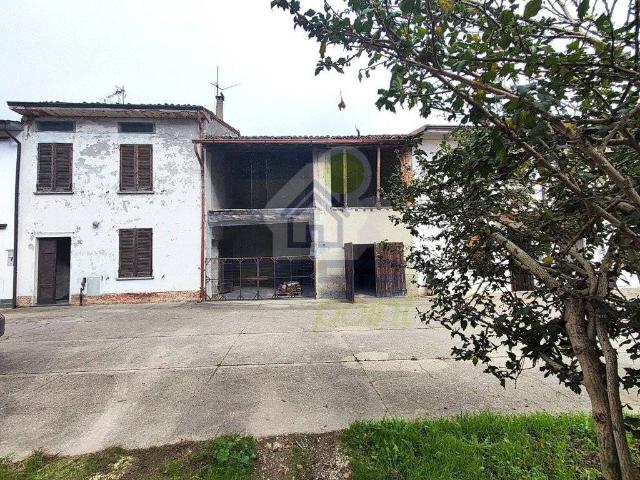 Villa Indipendente in vendita a San Daniele Po, Lombardia