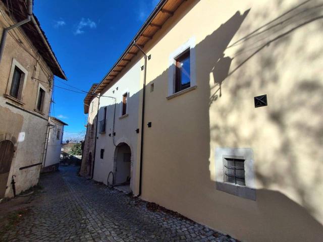 Villa Indipendente in vendita a San Demetrio Nei Vestini, Abruzzo